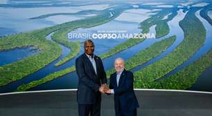 Qual é a altura do presidente de Moçambique, que gerou brincadeira com Lula na COP30?