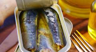 Jantar com uma lata de sardinhas, minha receita favorita de Primavera. Parece complicado, mas é tão fácil e rápido quanto uma omelete da Virgínia