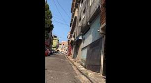 Depay viraliza por vídeo em "rolê" por São Paulo em carro popular