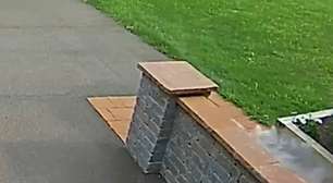 Pra quem não viu: câmera flagra queda de meteorito em casa no Canadá