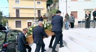 Comoção marca funeral de brasileira morta com 27 facadas na Itália