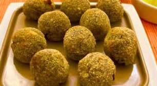 Bolinho de feijoada na airfryer - receita fácil, sem fritura