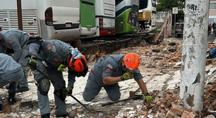 Colisão de ônibus provoca desabamento de muro e mata três pessoas no Brás