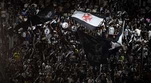 Protestos e gritos de "burro" à Fernando Diniz marcam noite em São Januário