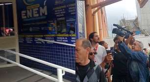 Enem 2025: fechamento dos portões tem correria de estudantes com contagem regressiva coletiva em SP