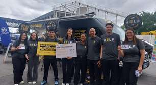 Voluntários oferecem abraços às cegas, 'cantinho do desabafo' e entregam água e caneta no Enem: 'Passam energia positiva'