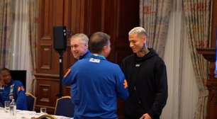 Convocados começam a se apresentar em Londres para amistosos da Seleção