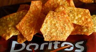 Erro de inteligência artificial faz polícia confundir pacote de Doritos com arma em escola dos Estados Unidos