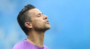 Fábio bate recorde de jogos sem sofrer gols na temporada pelo Fluminense