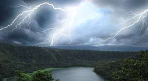 Por que não conseguimos guardar a energia de um raio?