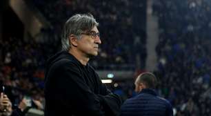 Clube da Champions demite técnico após inicio abaixo