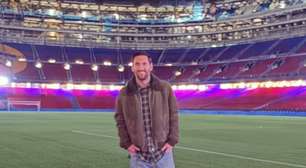 Lionel Messi volta ao Camp Nou e fala em se despedir 'não apenas como jogador'