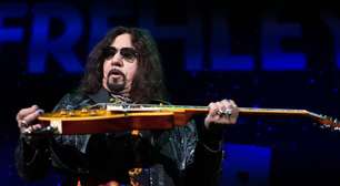 Documento confirma causa da morte de Ace Frehley