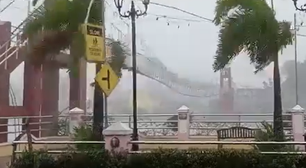 Ponte faz contorcionismo durante passagem de tufão pelas Filipinas; assista