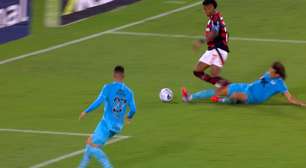 CBF divulga áudio do VAR em pênalti para o Flamengo contra o Santos no Maracanã