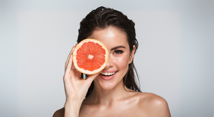 Aposte em uma alimentação balanceada para ajudar na saúde da sua pele