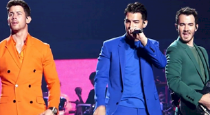 Jonas Brothers firma parceria com marca de eletrônicos para show no Ano Novo