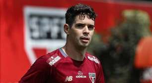 Oscar, do São Paulo, tem problema cardíaco e é levado ao hospital