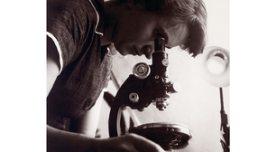 O cientista que perdeu o Nobel por falas racistas também roubou Rosalind Franklin, a verdadeira autora da descoberta do DNA