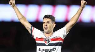 Oscar, do São Paulo, tem problema cardíaco diagnosticado e é encaminhado a hospital