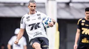 Vojvoda tenta repetir histórico de clássicos na Vila diante do Palmeiras