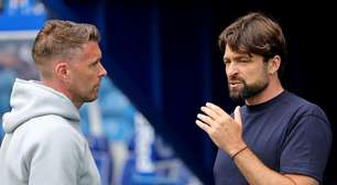 Lanterna da Premier League anuncia técnico que faltou treino