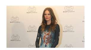 Modelo brasileira deu tapa no rosto de Naomi Campbell? Polêmica que circula há anos em bastidor da moda volta à tona: 'O conflito é real'