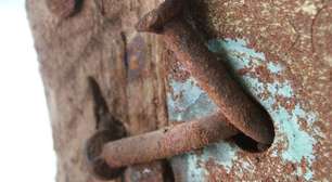 O que fazer se você pisar em um prego enferrujado?