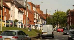 Astro do Chelsea reage a assalto dentro de casa para proteger os filhos