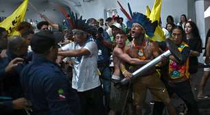 Confrontos entre ativistas e seguranças marcam 2º dia da COP30