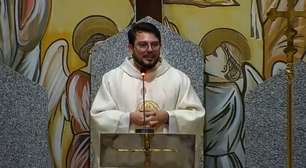 Padre leiloa cueca durante festejo religioso no Tocantins e peça é arrematada por R$ 3 mil