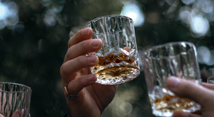 Jovens brasileiros estão reduzindo o consumo de álcool, revela pesquisa