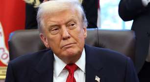 Trump manda revisar 'Green Cards' de estrangeiros de 19 países