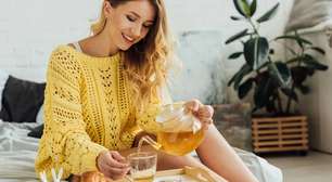 Receita de chá caseiro desincha a barriga e faz seu bolso feliz
