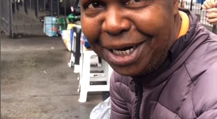 'Sua carteira é igual a minha?': conheça a história de Buiu, o 'síndico' da Praça Saens Peña