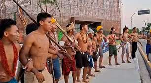 Povo Munduruku bloqueia entrada da Blue Zone da COP30 em Belém