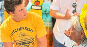 Shawn Mendes se encontra com cacique Raoni durante visita a Belém para participar da COP30