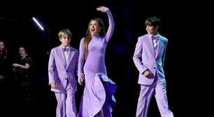 Filhos de Shakira e Piqué impressiona pelo tamanho em rara aparição pública ao lado da mãe