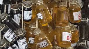 Proibido pelo Ibama, 'Óleo da Bôta' é comercializado em mercado cartão postal de Belém com 'jeitinho' de vendedores