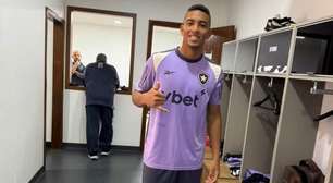 Barrera treina com bola e pode reforçar Botafogo