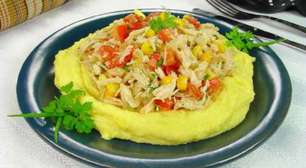 Frango caipira com purê de mandioquinha: receita para o almoço