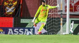 Ivan vira destaque positivo do Internacional em meio à crise no Brasileirão