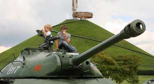 Como o governo de Belarus treina crianças para a guerra