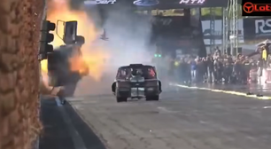 Piloto bate logo após arrancada em prova no RS e sai do carro andando; veja vídeo