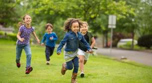 Qual é a importância de ter amizades na infância?