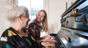 Escutar música todos os dias pode diminuir drasticamente o risco de uma das condições mais devastadoras da terceira idade, afirmam pesquisadores