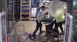 Jovem finge ser cadeirante, furta cerveja e ataca segurança em supermercado na Inglaterra