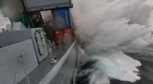 OTAN exibe poder bélico em novo vídeo mostrando um de seus submarinos destruindo navio