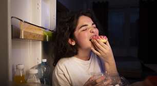 Comer tarde da noite engorda mesmo?