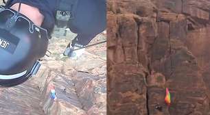 Paraquedista é resgatado após ficar pendurado em cânion por quase duas horas nos EUA